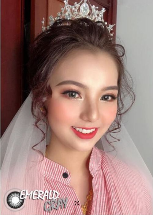 Kinh ap trong emerald Gray Ngoc Luc Bao Xam